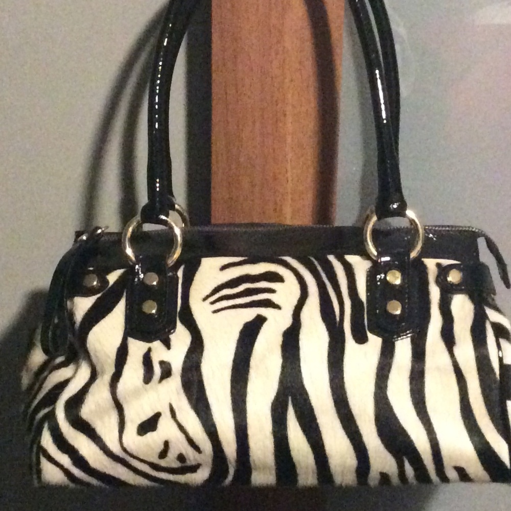 Cavalcanti of Italy genuine fur and leather handbag